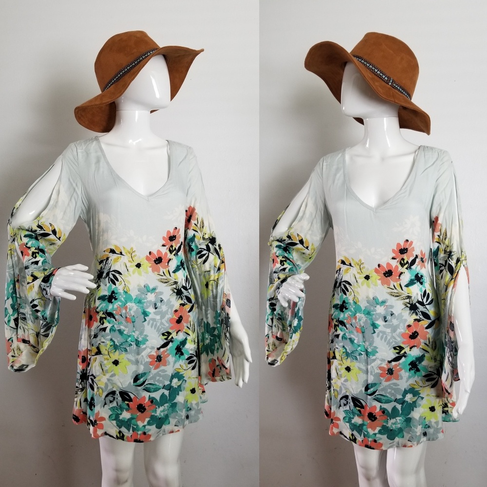 NWT M Bell Sleeve Floral Mini Top Dress